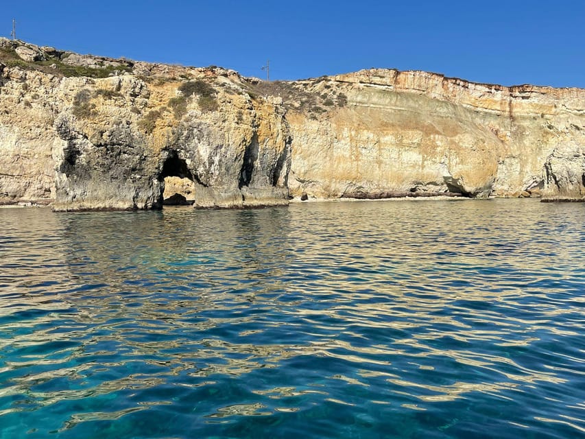 2.5-HOUR BOAT TOUR ORTIGIA+SEA CAVES+PILLIRINA+FRUIT DRINK - Cala Rossa and Spiaggia della Pillirina: where the swim time actually happens