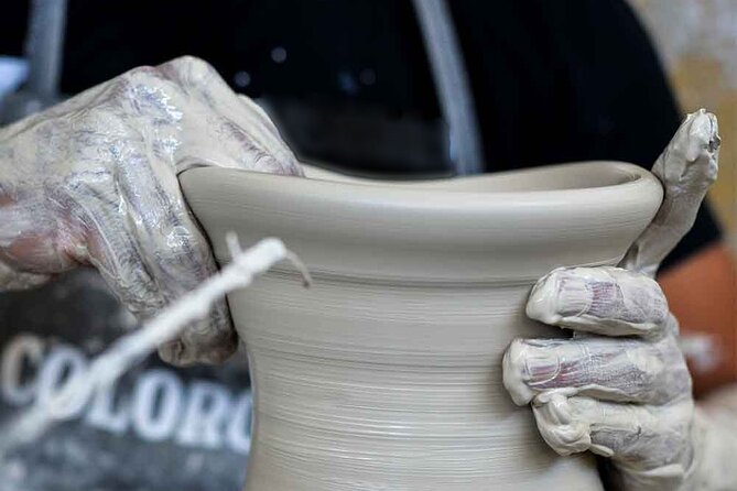 2-Hour Pottery Making Workshop in Ragusa - The start ritual: toast and a lab-style orientation