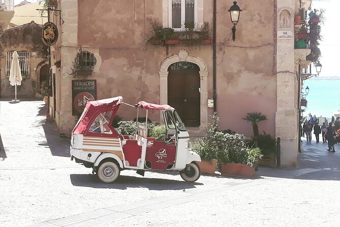 2 Hours Calessino/ Tuk tuk Tour to Syracuse and Ortigia Island - Transport Comfort and Group Size: The Practical Limits
