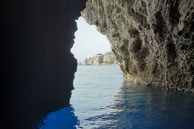 2-Hours Excursion to the Blue Grotto of Taormina in Isola Bella - Getting There: Giardini Naxos Setup and Meeting Point Reality