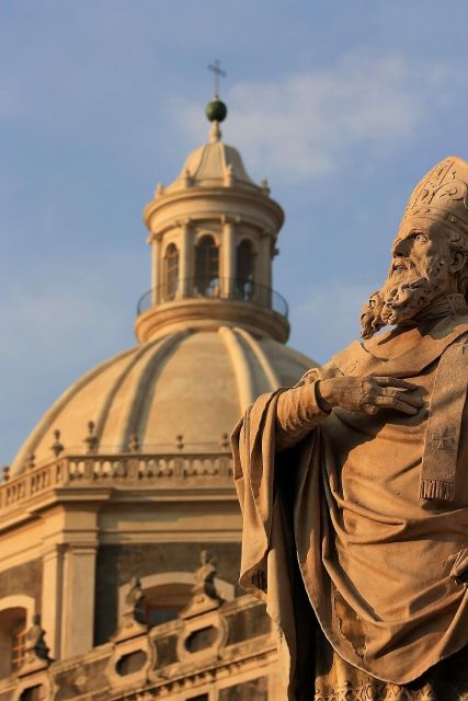 2 hours guided tour of Catania - Starting right: meeting point timing and why headsets are worth it