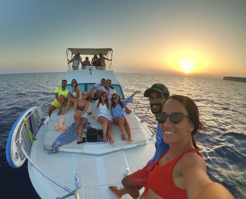 3-hour boat trip at sunset with the sighting Delfini - Key things to know before you go