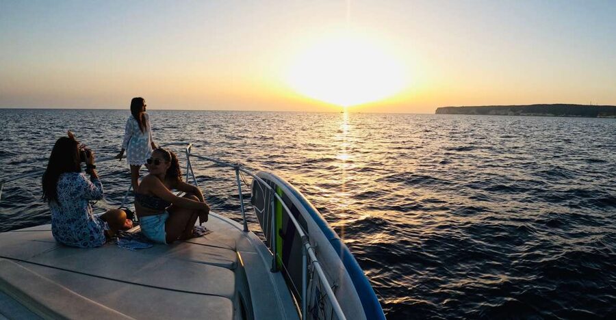 3-hour boat trip at sunset with the sighting Delfini - Cetacean conduct rules: why they matter on a sunset trip