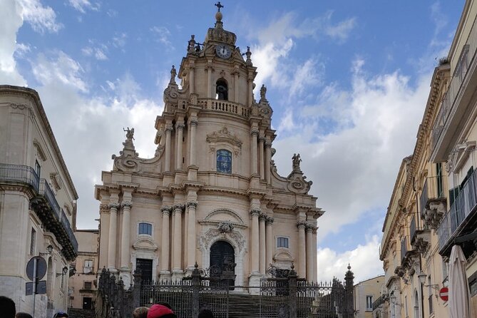 3-hour walking tour Discovering Ragusa Baroque - Stop 4: Duomo di San Giorgio, the staircase facade and what happens inside