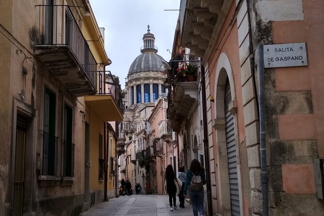 3-hour walking tour Discovering Ragusa Baroque - The café of the knights: a pop-culture stop with real local flavor