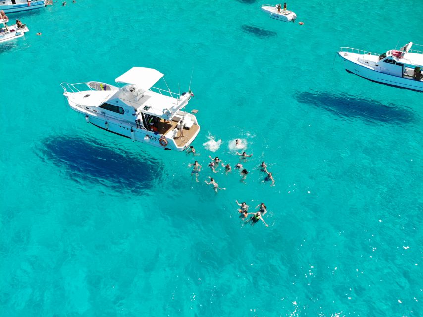 5 hours Lampedusa: Boat Tour with panino SUP e snorkeling - Lunch on Board: Pane Cunsato, Local Wine, and an Appetizer Style Meal