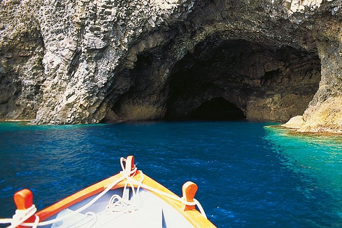 Aeolian Islands - Sailing week with skipper and assistant - FAQ