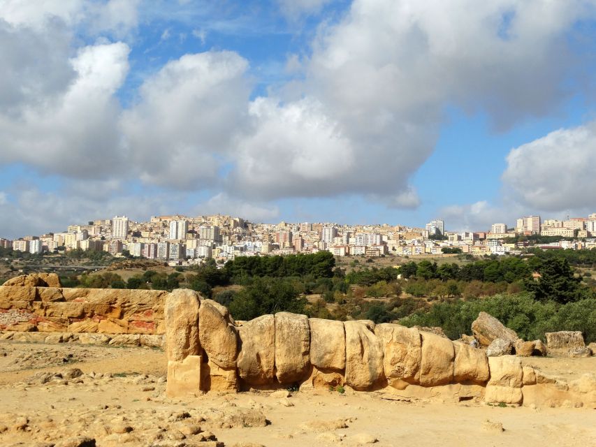 Agrigento: Private Tour of Ancient Akragas with Local Guide - Heracles (Hercules) and the feeling of walking through Akragas