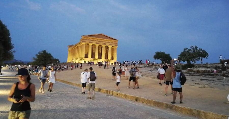 Agrigento: Skip-the-Line Valley of the Temples Night Tour - First Big Moment: Temple of Hera (Juno) on the Hilltop