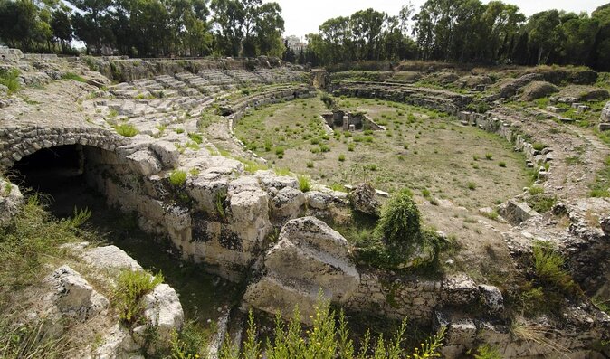 Ancient Syracuse: private guided tour of the Neapolis archaeological park - Stop 1 at Parco Archeologico della Neapolis: where the city shows its layers
