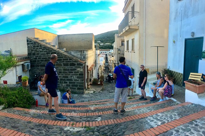 Archaeological excursion to the Rocca della Falconiera in Ustica - The walk on via Calvario: where the island’s history turns physical
