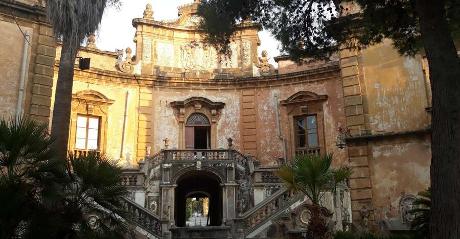 Bagheria: tour of Villa Palagonia and Street Food itinerary - Villa dei Monsters Inside Villa Palagonia: What You’ll Actually See