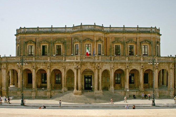 Baroque Noto private walking tour - Neoclassic Corners and a Famous Square at Fontana d’Ercole