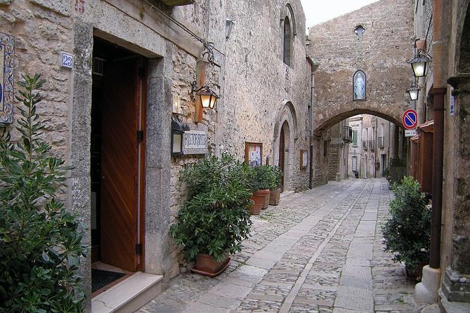 Best Excursion in western Sicily to Erice, Trapani Salt Flats from Palermo - Castello di Venere: short stop, big sense of place