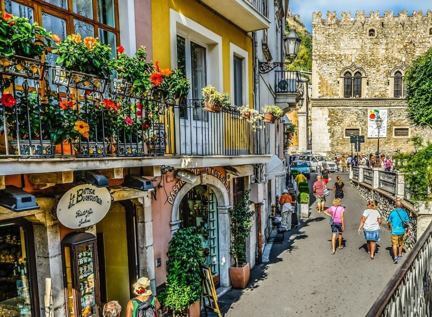 Best Tour di Taormina, Castelmola, Isola Bella e Messina - Isola Bella: From the Beach Connection to the Piazza Belvedere Photos