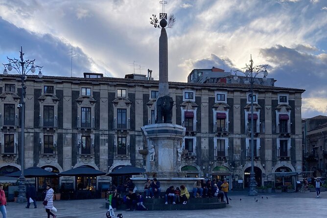 Bike tour of Catania by e-bike - Piazza Università to Piazza del Duomo: From Big Squares to Big Stories