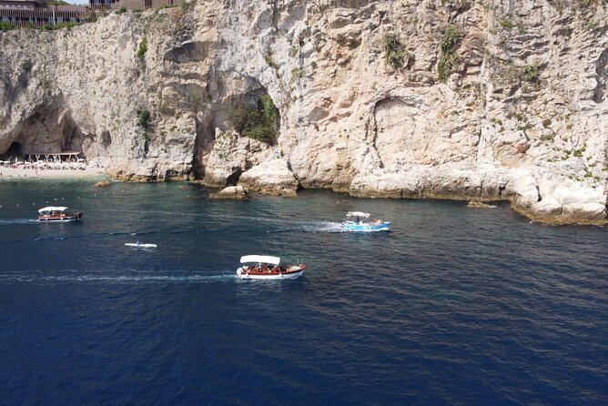 Boat excursion Taormina Giardini Naxos - Beautiful South Island and the Blue Cave views