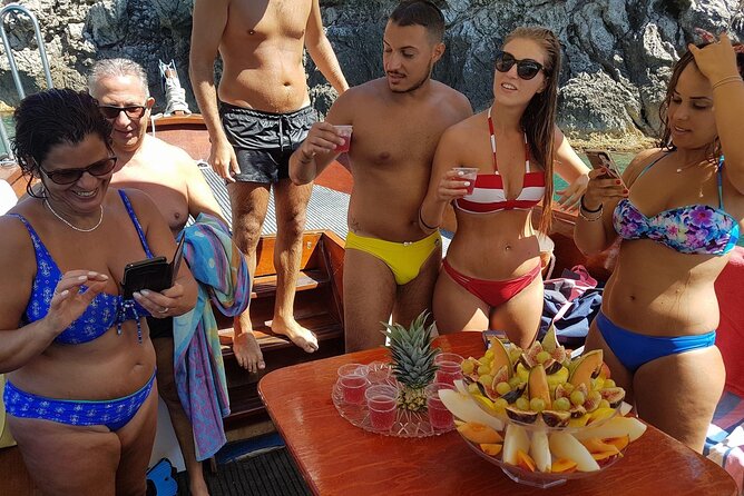 Boat excursion Taormina Giardini Naxos - Elephant Rock and how rough water can change the feel