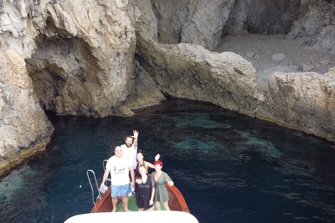 Boat excursion Taormina Giardini Naxos - Boat comfort, shade, and the small-group advantage
