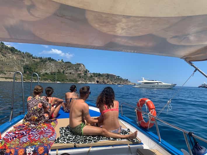 Boat excursions Isola Bella - Getting started at Porticciolo Saya in Giardini Naxos