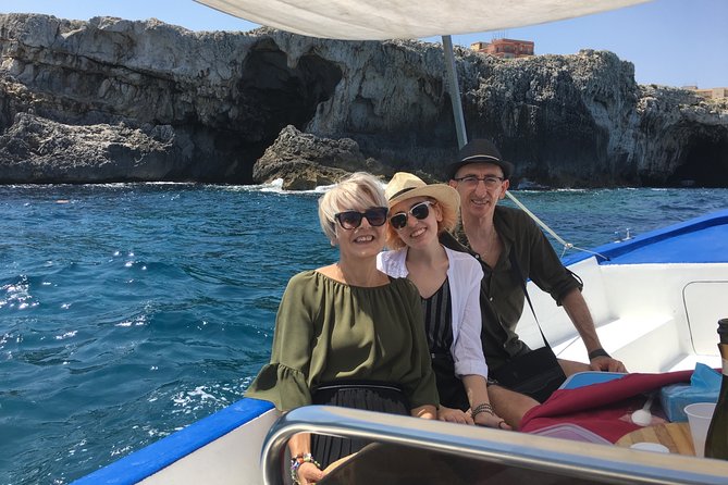 Boat tour of Ortigia Island and sea caves - Boats, comfort, and what the ride feels like in real life