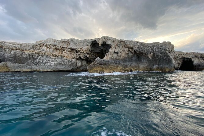 Boat tour Ortigia and Syracuse sea caves - Ortigia By Boat: Fast Views, Real Sea Angles