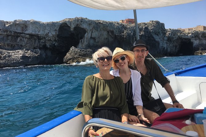 Boat tour Ortigia, sea caves and Pillirina 2h - Passing the natural harbor and Ortigia from the water