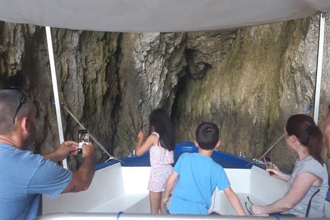 Boat tour Ortigia, sea caves and Pillirina 2h - The Maniace Castle area stop, plus an optional break