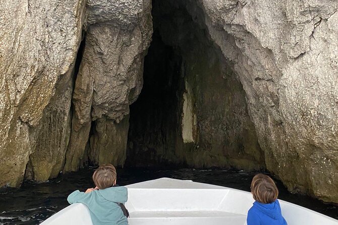 Boat tour Pillirina, sea caves Syracuse and Ortigia - Guide Otto and the story you actually remember