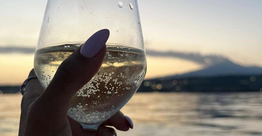 BOAT TOUR WITH APERITIF ON BOARD IN THE CYCLOPS ISLANDS - Caves of Ulysses Area and the Prince’s House: Where Legend Meets Sea Views