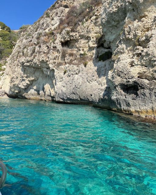 BOAT TOUR WITH APERITIF ON BOARD IN THE CYCLOPS ISLANDS - Lachea Island and the Cyclops Sea Stacks: Nature First, Myth Second