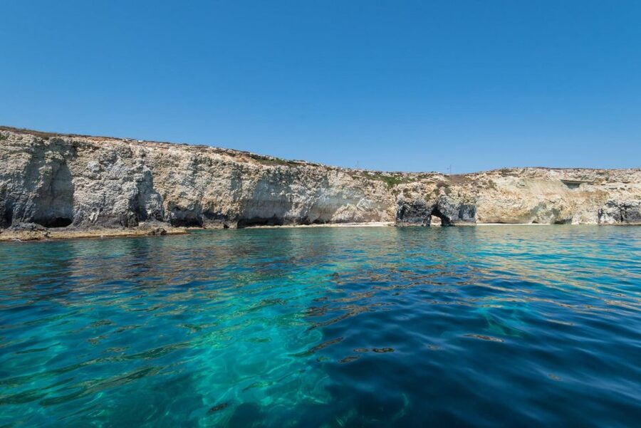 Boat Tour with Lunch on board - Sea caves and animal-shaped rocks on Syracuse’s northern side