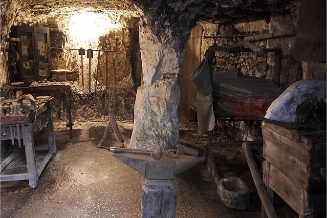 Buscemi - Palazzolo Acreide - Marzamemi Tour - Stop 1: Buscemi Paese Museo and the restored-house time machine