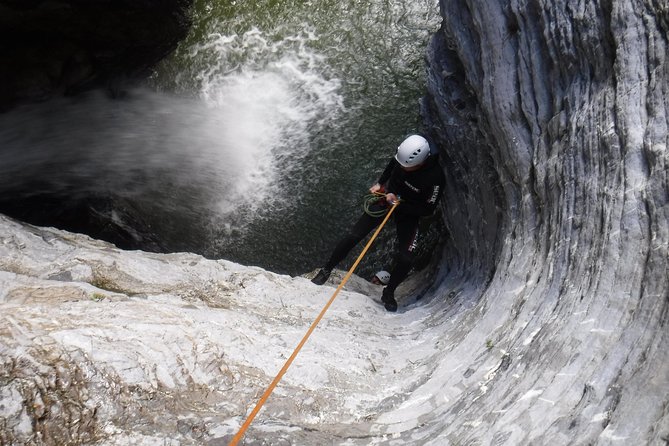 Canyoning at the foot of Etna - Gear and safety: medium difficulty with real support
