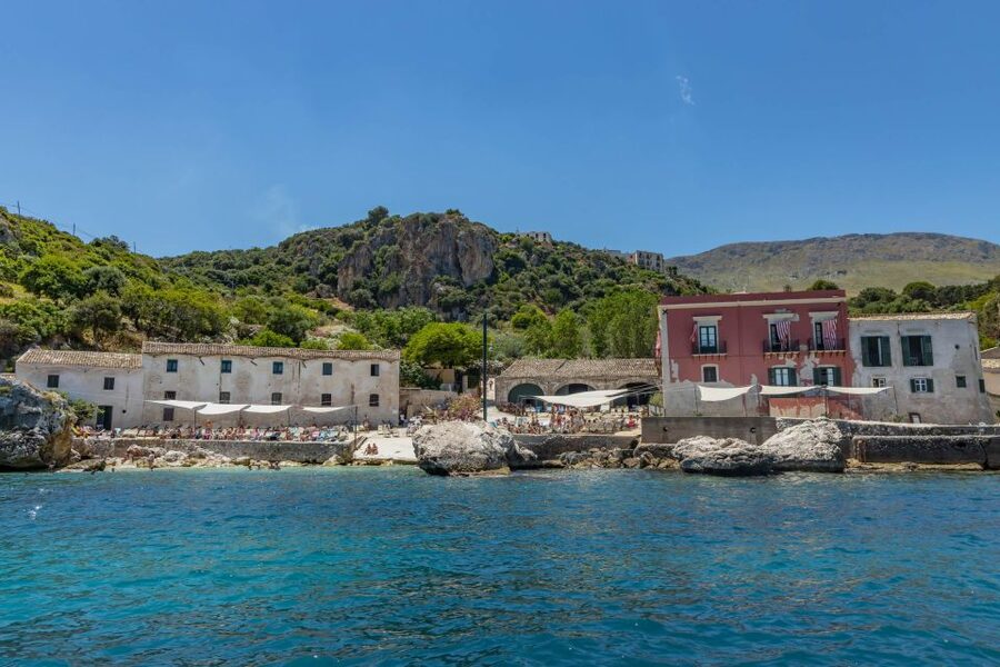 Castellammare: Half-Day Boat Trip to Scopello and Zingaro - Guides and captains: what the commentary actually adds