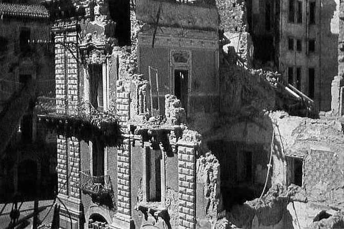CATANIA 1943: Husky operation - Piazza del Duomo: bombing marks turned into a peace prayer