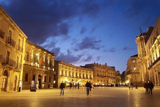 Catania (cathedral and via Etnea) - Syracuse Ortigia - A friend-style private day from Palermo