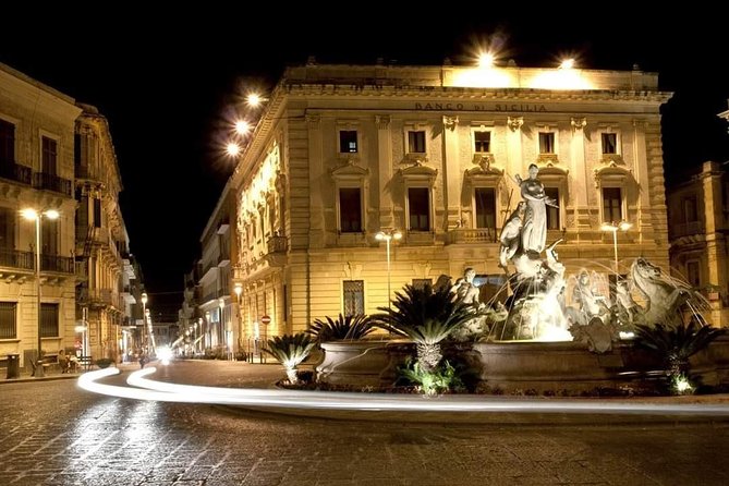 Catania (cathedral and via Etnea) - Syracuse Ortigia - Catania’s Duomo: the church where the Greek past is still visible