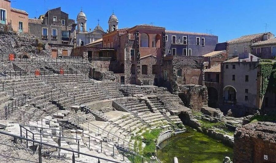 Catania: City Highlights Tour with Guide - Pescheria fish market stop: sights, smells, and what to do with 30 minutes