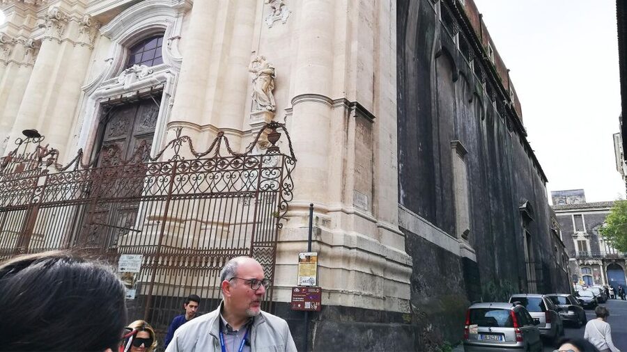 Catania: City Highlights Walking Tour - Piazza Vincenzo Bellini Theatre and Piazza San Placido: A Strong Finish