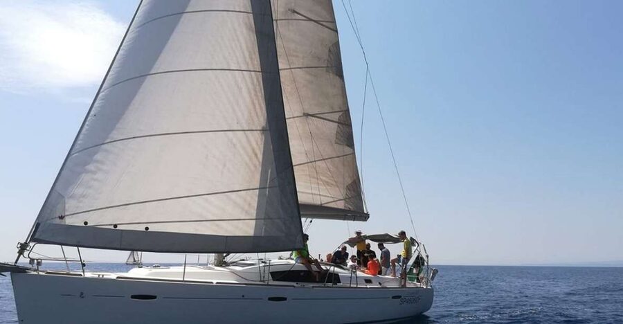 Catania: Coastline Sailing Trip 6hr with Aperitif and Lunch - Key highlights at a glance