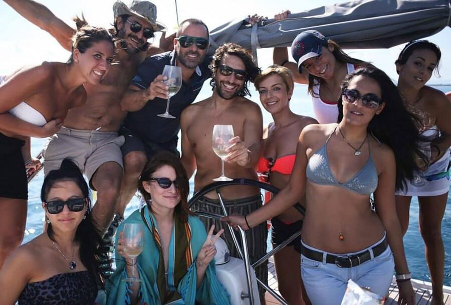Catania: Coastline Sailing Trip 6hr with Aperitif and Lunch - The 6-hour rhythm: sailing time, food time, and swim time
