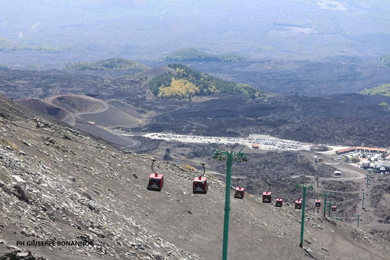 Catania, Etna trekking with guide and cable car at 3000 meters + transfer available - Snack break and photo time, what to do so you do not rush