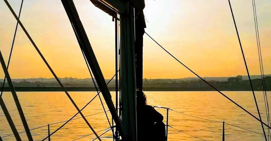 Catania: Guided Sunset Sailing Trip with Aperitif & Prosecco - Key things I’d aim for on this Catania sunset sailing trip