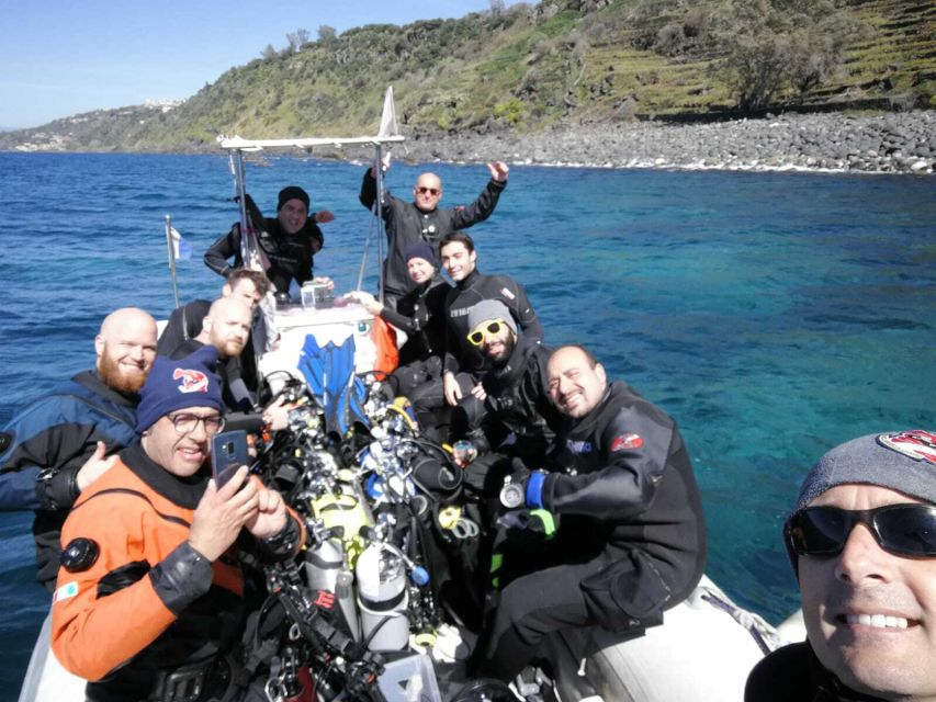 Catania: Gulf Scuba Diving Tour with Marine Biologist - The underwater route: lava seabed, basalt columns, and canyons