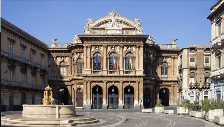 Catania Historic center Walking tour - Catania Fish Market: the most memorable hour of the walk