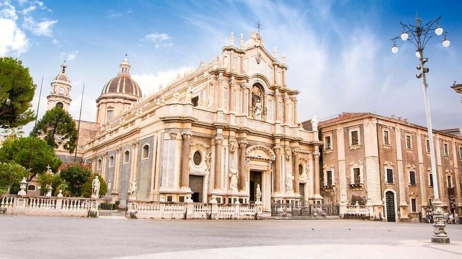 Catania: Hop-On, Hop-Off Bus to Acicastello and Acitrezza - What the Onboard Audio Does Well (and How to Use It)