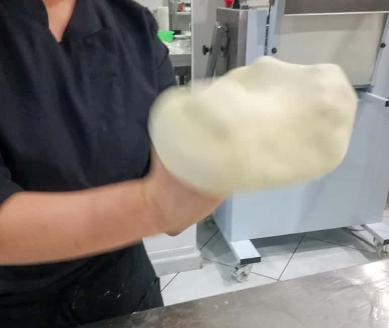 Catania: Pizza Cooking Class - Making your pizza: the technique behind a Sicilian style pie