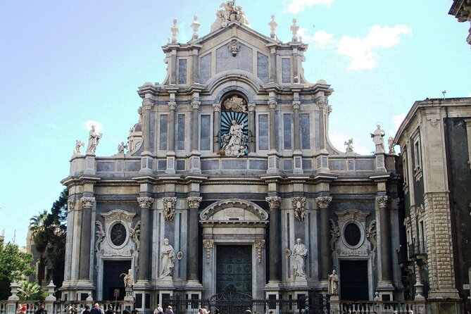 Catania : Private Custom Walking Tour With A Guide (Private Tour) - Getting your bearings: the neighborhood lesson you keep using