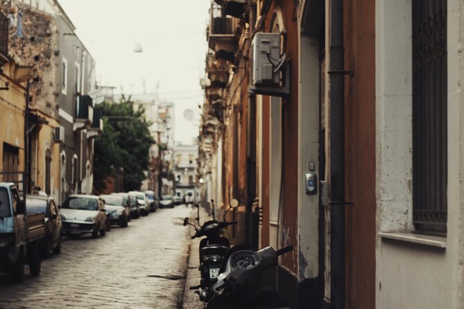 Catania Private Walking Tour with a Local - What a Lokafy local host actually does for you